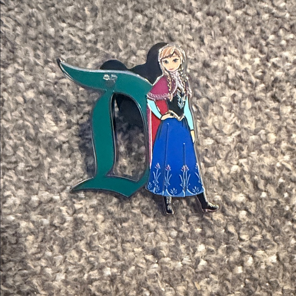 Disney Frozen Anna Character Pin with Green and Blue